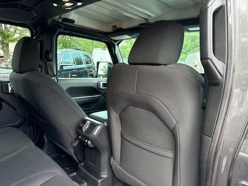Used 2023 Jeep Wrangler Unlimited w/ Cold Weather Group AWD/4WD image 23