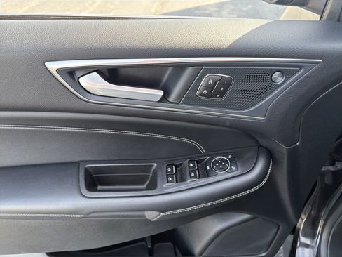 Used 2024 Ford Edge Titanium image 17