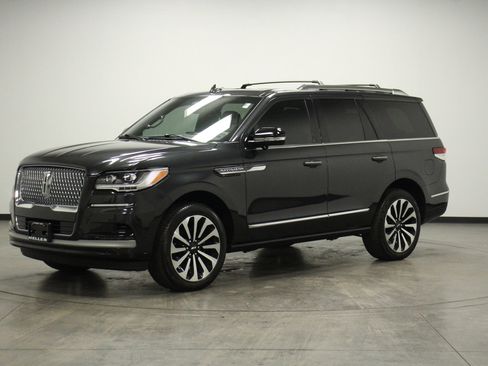 Used 2024 Lincoln Navigator Reserve image 4