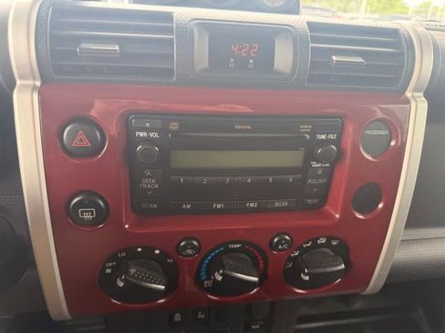 Used 2008 Toyota FJ Cruiser 4WD image 25