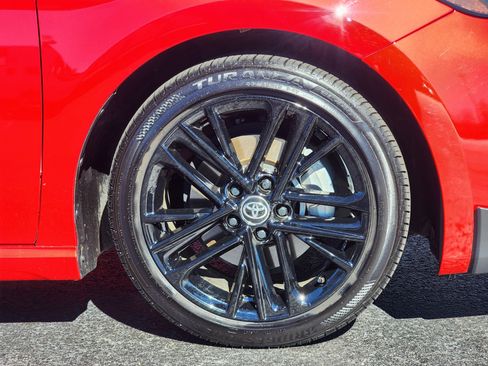 Used 2025 Toyota Camry SE image 6