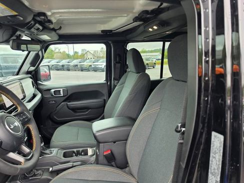 Used 2024 Jeep Wrangler Unlimited w/ Convenience Group AWD/4WD image 16