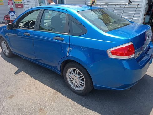 Used 2010 Ford Focus SE FWD image 6