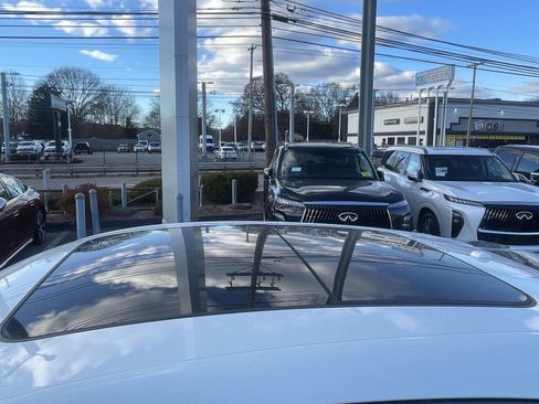 Used 2021 Porsche Macan image 9