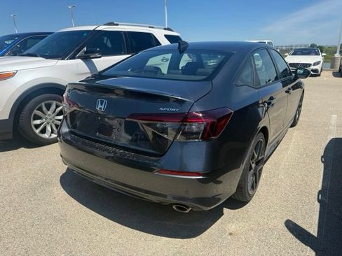 Used 2025 Honda Civic Sport image 4
