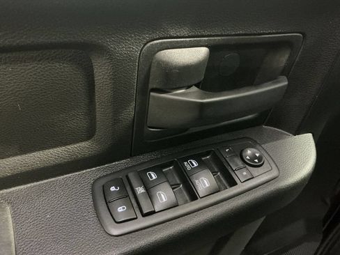 Used 2018 RAM 2500 Tradesman w/ Chrome Appearance Group AWD/4WD image 16