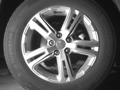 Used 2024 GMC Terrain SLE FWD image 27