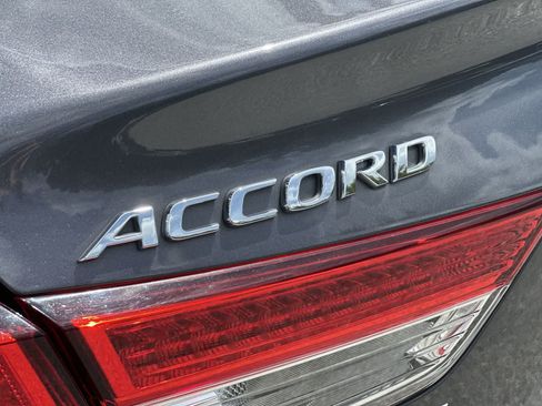 Used 2019 Honda Accord LX image 11