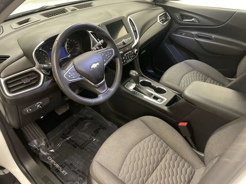Used 2019 Chevrolet Equinox LT w/ Driver Convenience Package FWD image 4