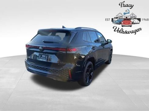New 2025 Volkswagen Tiguan SE R-Line image 7