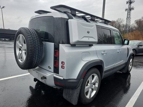 Used 2023 Land Rover Defender 110 S image 10