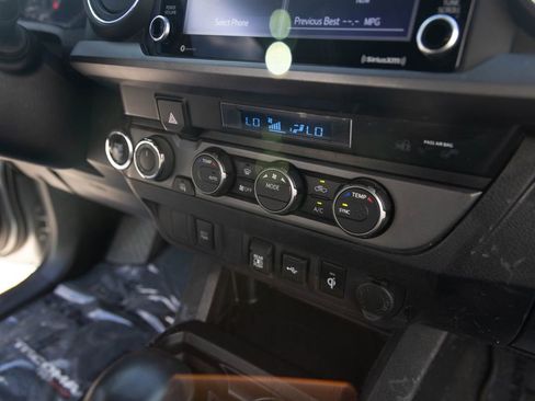 Used 2023 Toyota Tacoma TRD Off-Road image 22