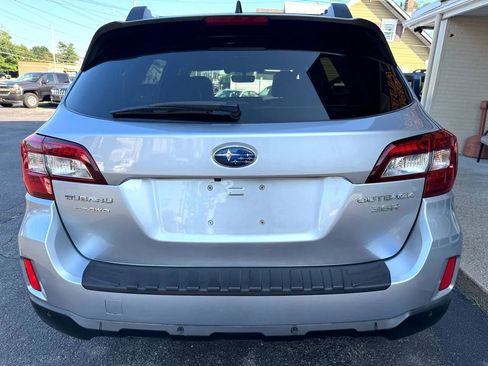 Used 2017 Subaru Outback 3.6R Limited image 5