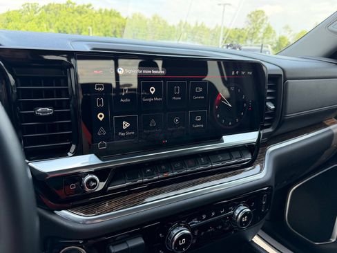 Used 2025 GMC Sierra 1500 Elevation w/ Preferred Package AWD/4WD image 19