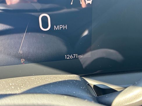 Used 2025 Buick Envista Sport Touring image 38