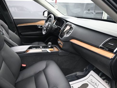 Used 2024 Volvo XC90 B6 Plus w/ Protection Package Premier image 38