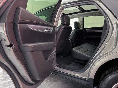 Used 2018 Cadillac XT5 Luxury image 21