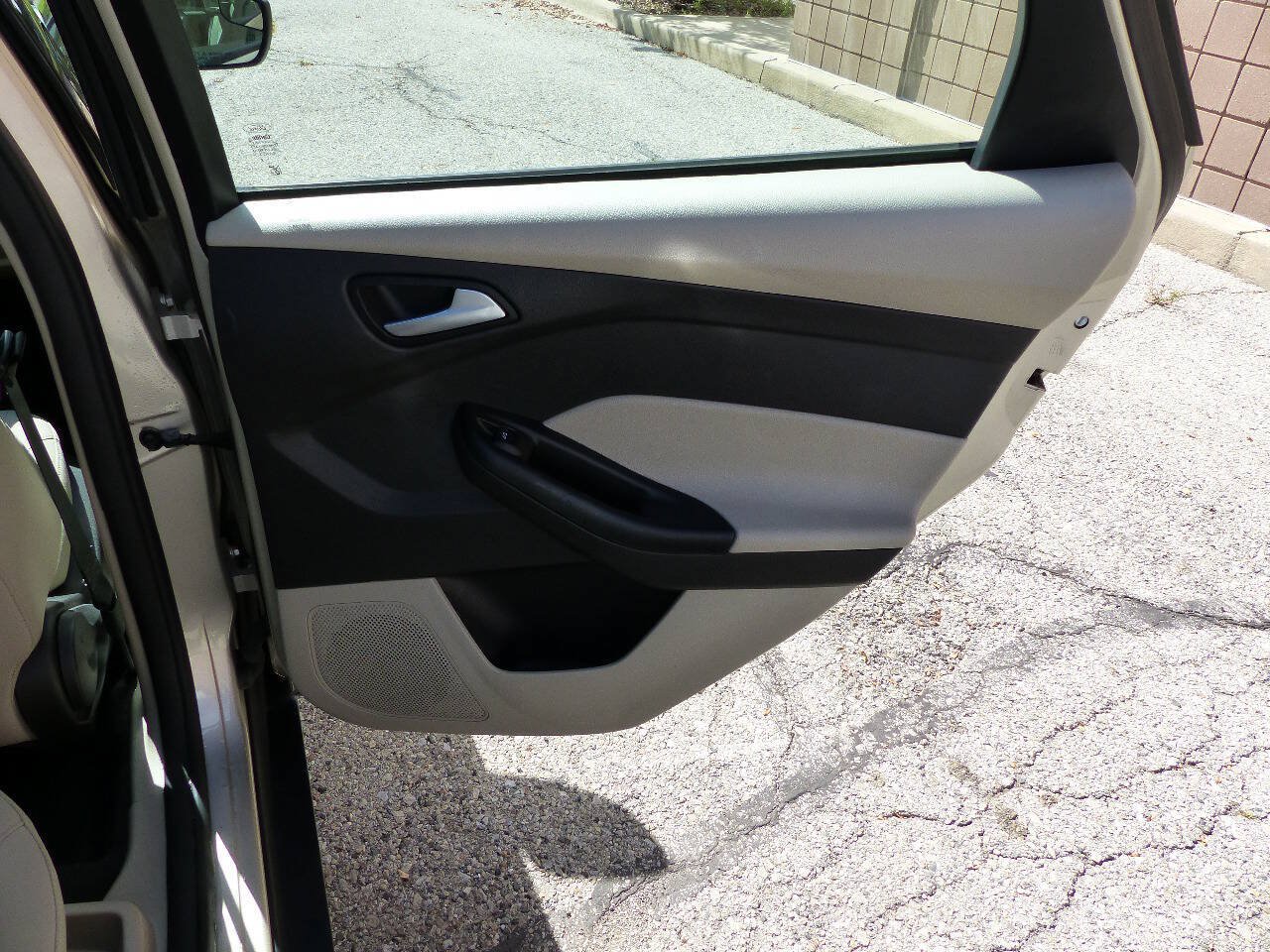 Used 2018 Ford Focus SE w/ Cold Weather Package FWD image 39