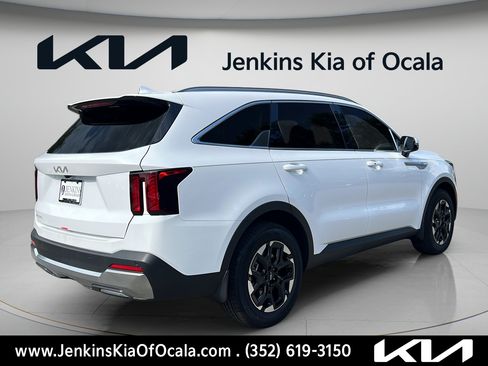 New 2026 Kia Sorento S w/ S Panoramic Sunroof Package FWD image 3