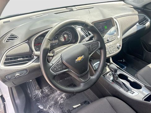 Used 2024 Chevrolet Malibu LT w/ Sport Edition FWD image 9
