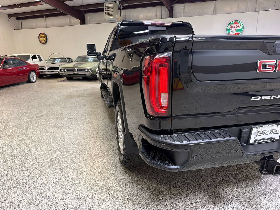 Used 2020 GMC Sierra 3500 Denali w/ Denali Ultimate Package AWD/4WD image 15
