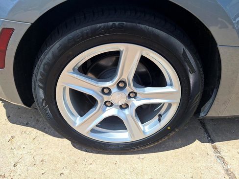 Used 2020 Chevrolet Camaro LT image 21