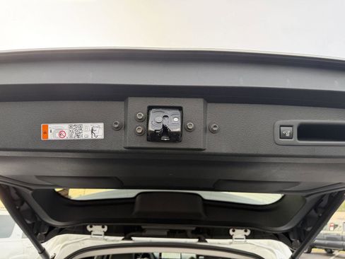 Used 2025 Toyota Sienna XLE image 20