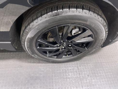 Used 2023 Chevrolet Equinox LS w/ LS Convenience Package image 28