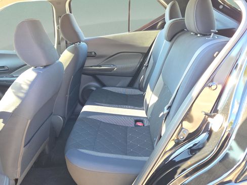 Used 2018 Nissan Kicks S image 14