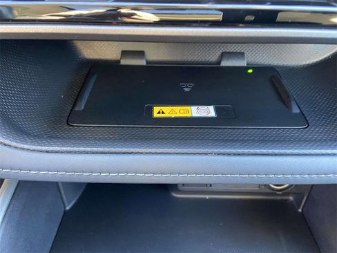 Used 2024 Toyota Highlander XLE image 25