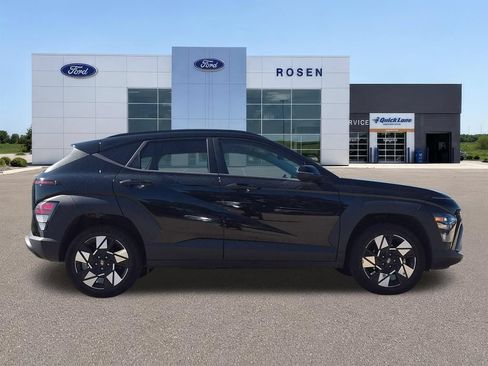 Used 2024 Hyundai Kona SEL AWD/4WD image 2