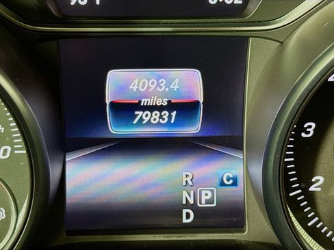 Used 2019 Mercedes-Benz GLA 250 4MATIC image 15