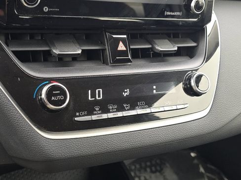 Used 2021 Toyota Corolla LE FWD image 16