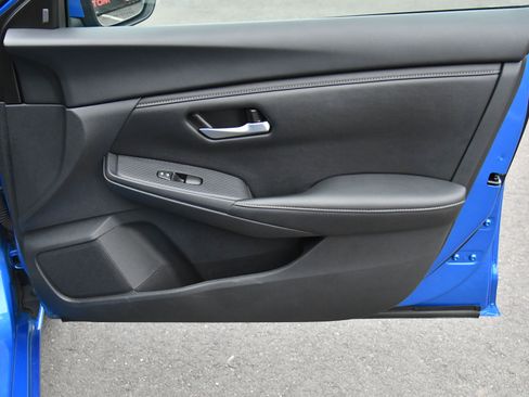 Used 2024 Nissan Sentra SV image 38