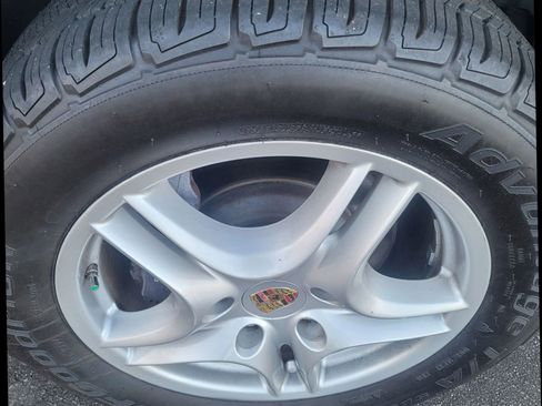 Used 2009 Porsche Cayenne image 24