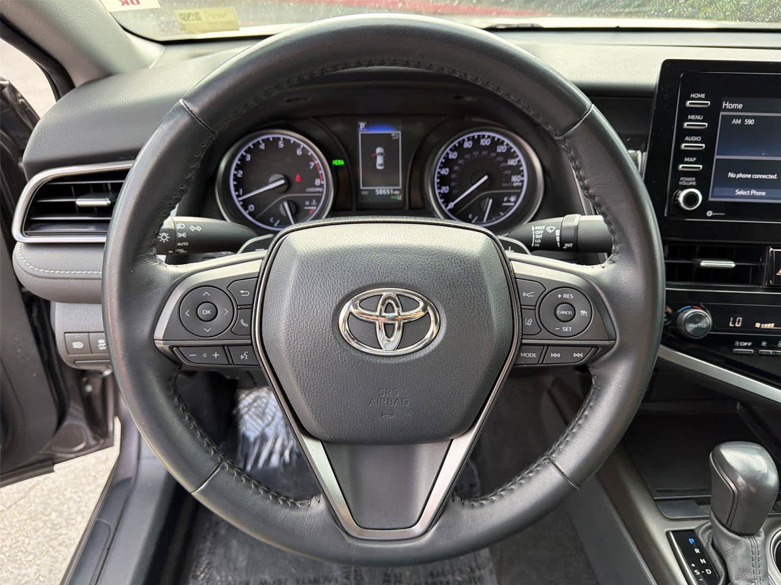 Used 2022 Toyota Camry SE w/ Convenience Package FWD image 16