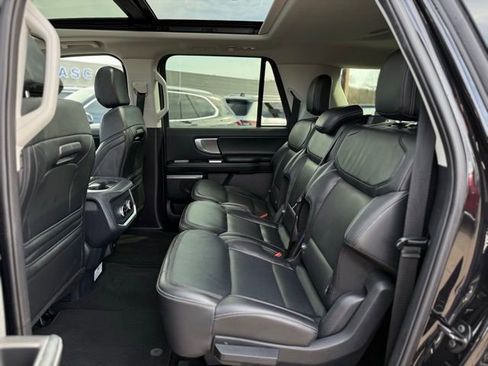 Used 2025 Ford Expedition Max Platinum image 19