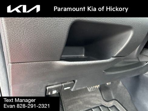 Used 2020 Nissan Kicks SV FWD image 17