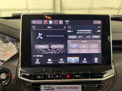 Used 2025 Jeep Compass Trailhawk AWD/4WD image 44