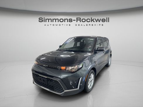 Used 2025 Kia Soul LX w/ LX Technology Package FWD image 1