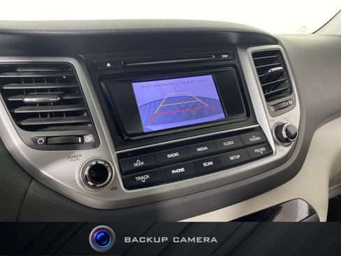Used 2018 Hyundai Tucson SE AWD/4WD image 2
