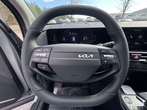 New 2026 Kia Sportage EX FWD image 11