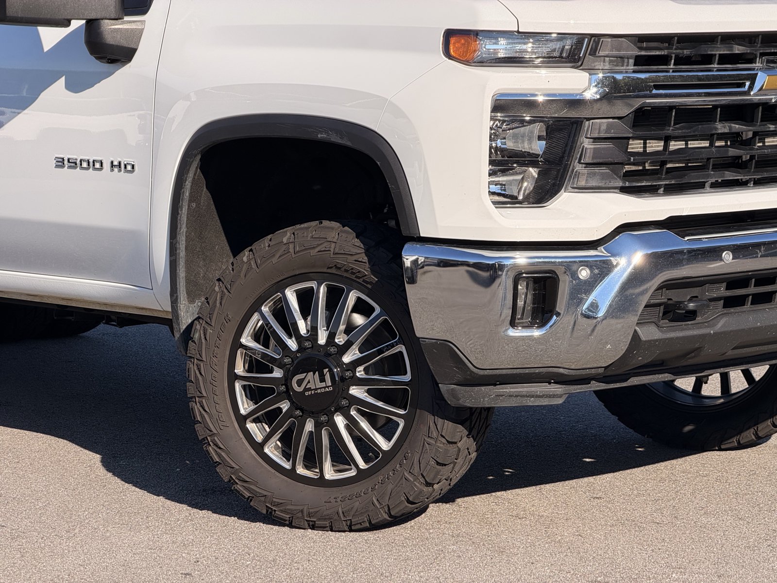 Used 2026 Chevrolet Silverado 3500 LT w/ All Star Edition AWD/4WD image 3