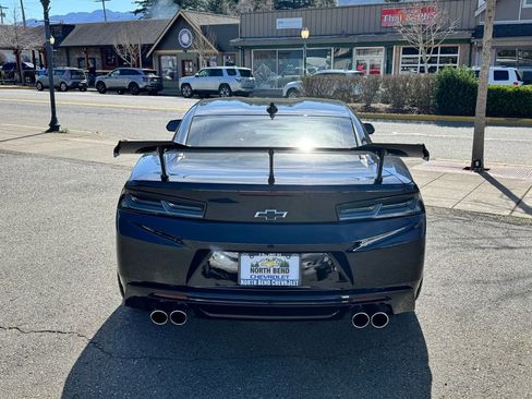 Used 2018 Chevrolet Camaro SS RWD image 7