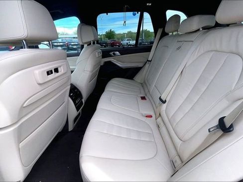 Used 2019 BMW X5 xDrive40i w/ M Sport Package AWD/4WD image 28