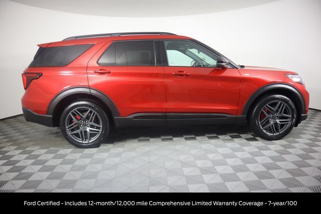 Used 2025 Ford Explorer ST-Line w/ Premium Package AWD/4WD image 3