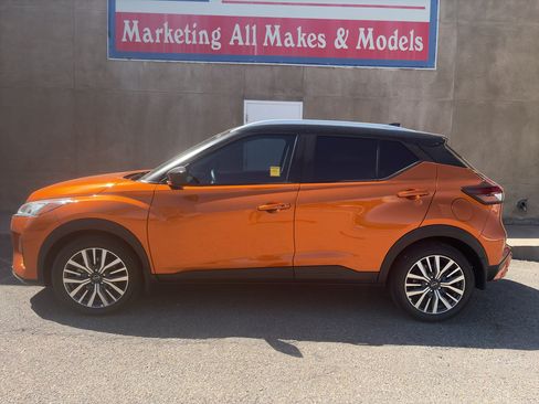 Used 2023 Nissan Kicks SV FWD image 7