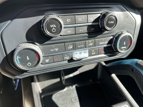 Used 2022 Ford Bronco Wildtrak image 19