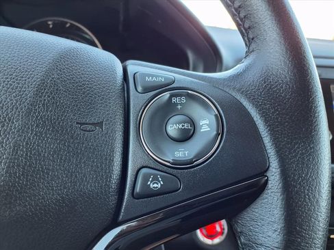 Used 2020 Honda HR-V Touring image 30