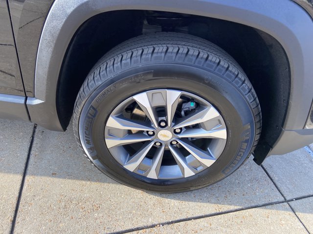 Used 2026 Chevrolet Equinox LT AWD/4WD image 32